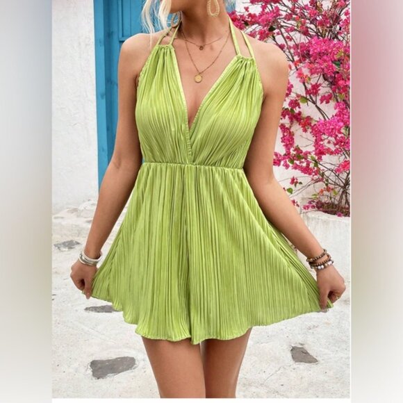 Green Texture Pleated Material Ruffle Hem Jumpsuit - Picture 2 of 4